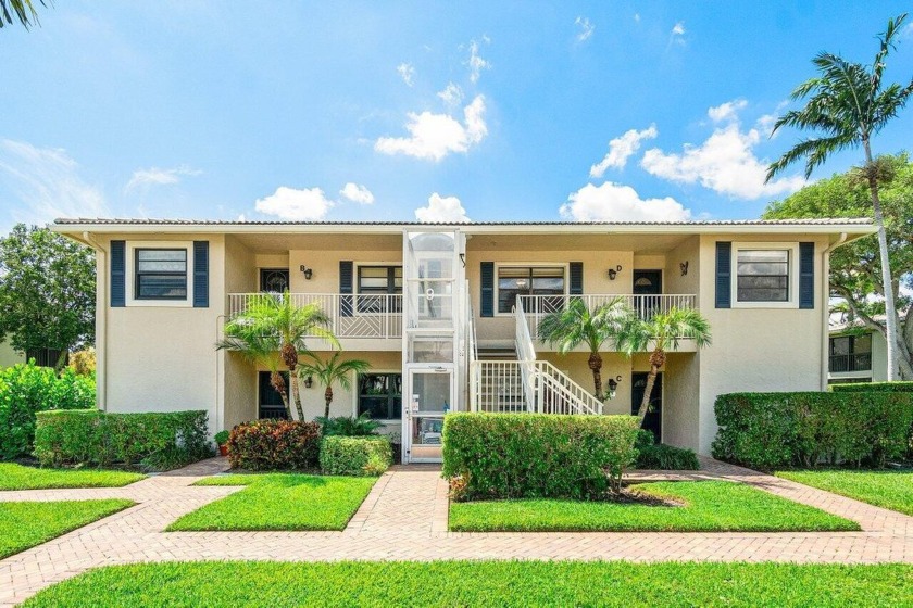 Welcome to your winter retreat at Hunters Run Country Club! This - Beach Condo for sale in Boynton Beach, Florida on Beachhouse.com