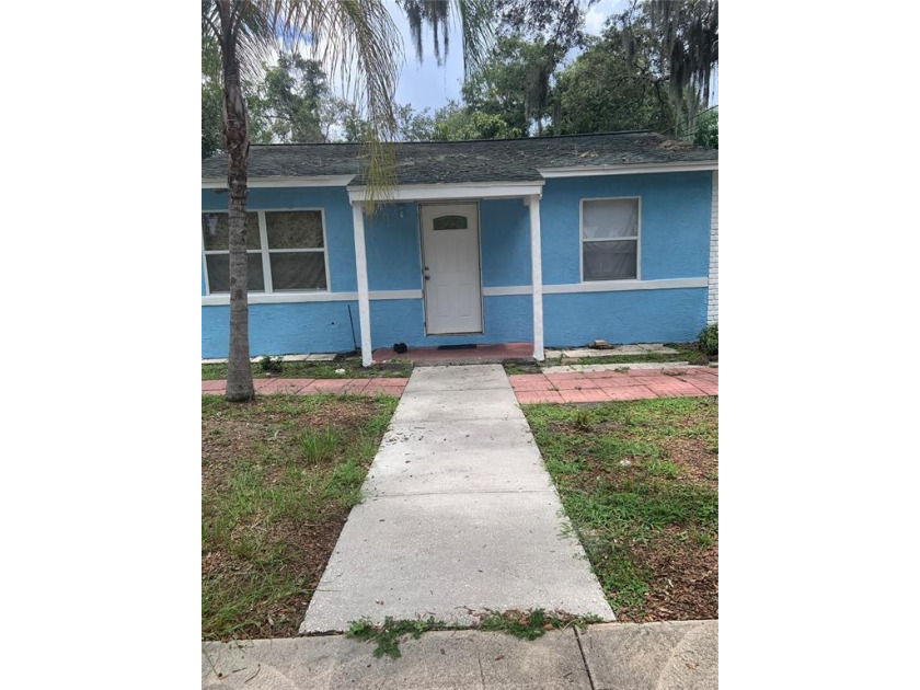 This quaint 2/1 Home with bonus room has a detached 1/1 - Beach Home for sale in Clearwater, Florida on Beachhouse.com
