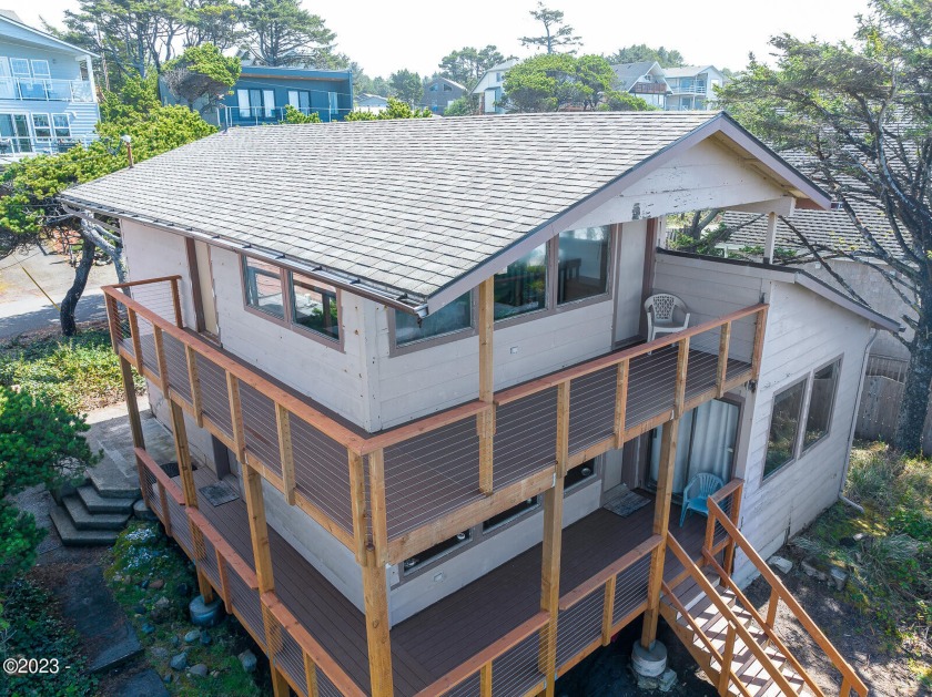 Don't miss out on this beautiful ocean front property. Its prime - Beach Home for sale in Depoe Bay, Oregon on Beachhouse.com