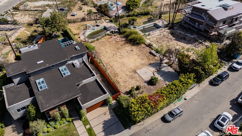 Situated on a 10,493 sq ft lot in the heart of Marquez Knolls in - Beach Lot for sale in Pacific Palisades, California on Beachhouse.com