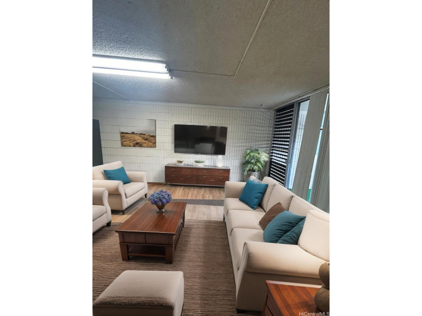 **NEW PRICE** This centrally located unit features three - Beach Condo for sale in Honolulu, Hawaii on Beachhouse.com