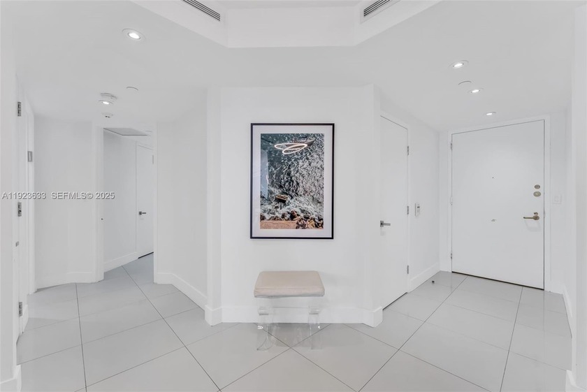 Beautifully renovated residence in the updated Marina Tower - Beach Condo for sale in Aventura, Florida on Beachhouse.com