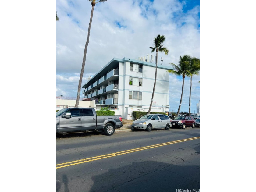 Rarely available 2 bedrooms, 1 bath unit in Plantation View Hale - Beach Condo for sale in Waipahu, Hawaii on Beachhouse.com