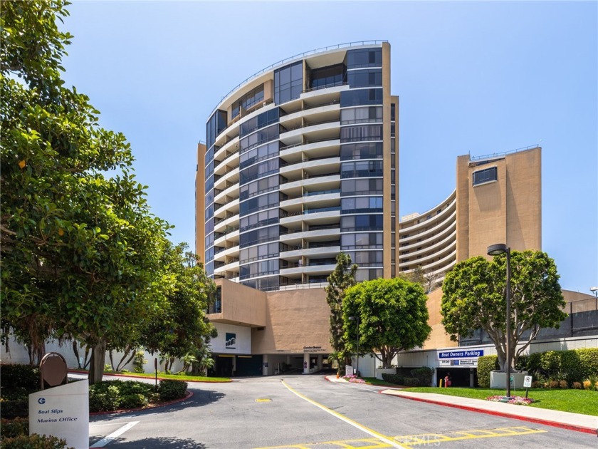 Stunning city and mountain vistas await in this remarkable - Beach Condo for sale in Marina Del Rey, California on Beachhouse.com