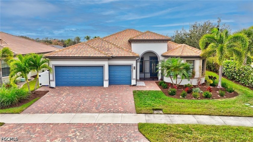 This stunning 3 bedroom plus den, 3 bathroom home is in - Beach Home for sale in Fort Myers, Florida on Beachhouse.com