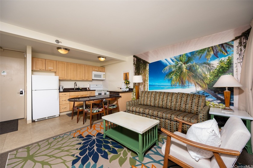 This beautiful ocean side 1-bed 1-bath unit at Waikiki Sunset is - Beach Condo for sale in Honolulu, Hawaii on Beachhouse.com
