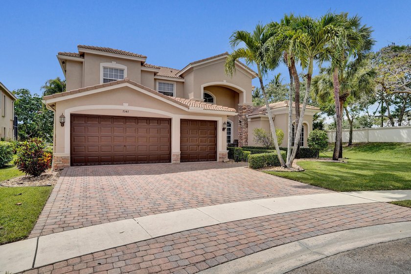Breathtaking and VERY well-maintained Estate home in manicured - Beach Home for sale in Lake Worth, Florida on Beachhouse.com