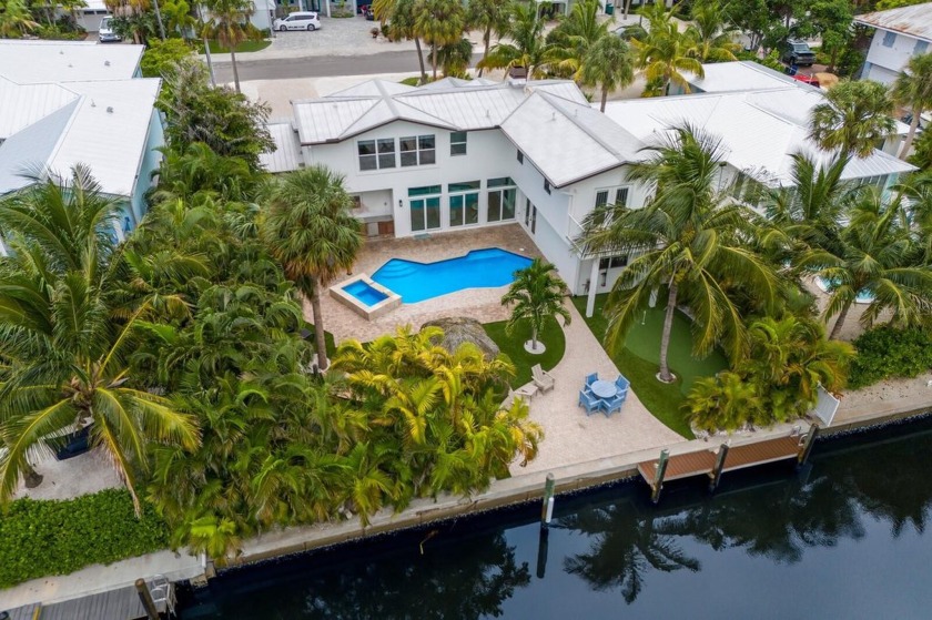 STUNNING RENOVATED 5 BEDROOM POOL HOME ON A DEEP WATER CANAL - Beach Home for sale in Anna Maria, Florida on Beachhouse.com