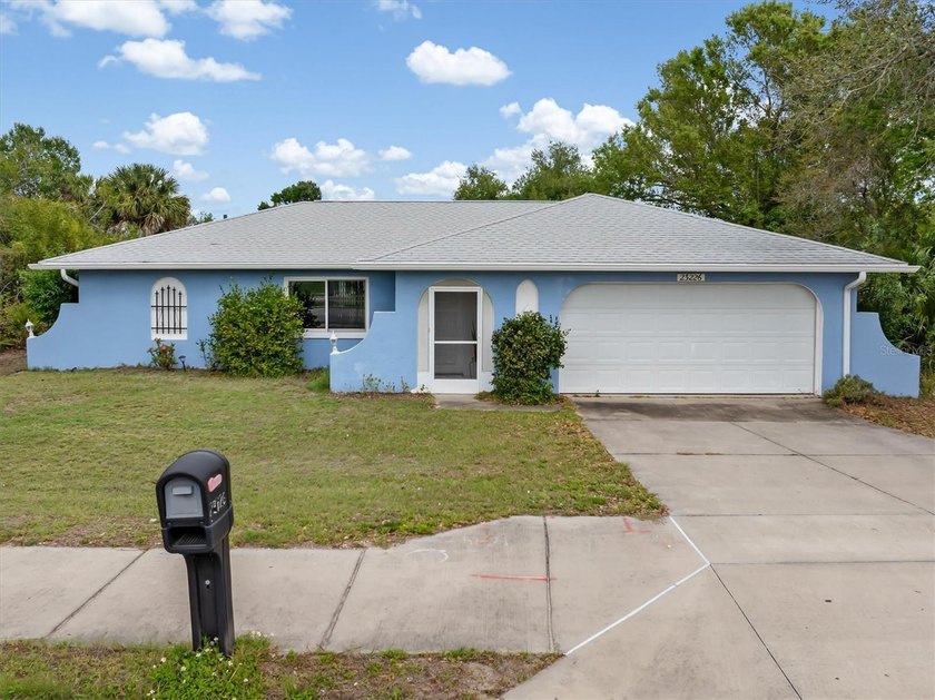 Beautifully updated 2 bedroom, 2 bath, 2 car garage home with - Beach Home for sale in Punta Gorda, Florida on Beachhouse.com