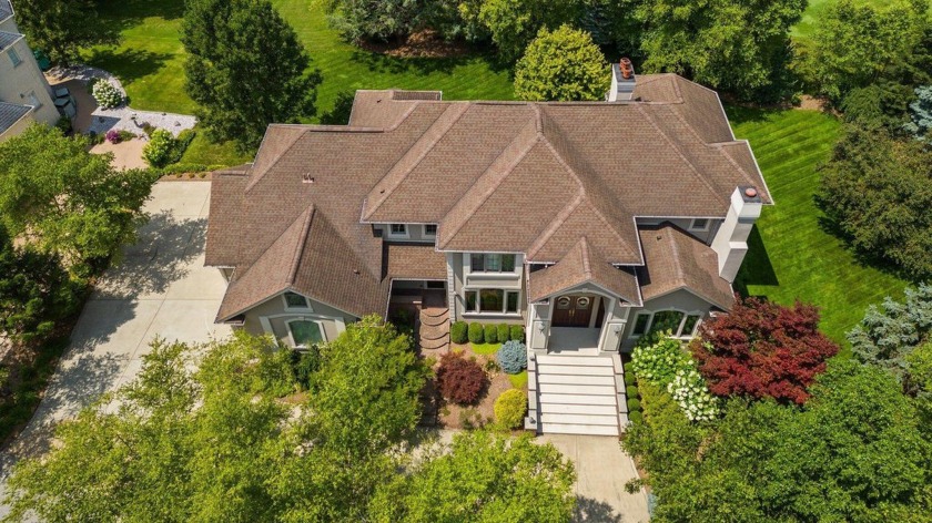 Exquisite Golf Course Estate in the Gated Sand Creek - Beach Home for sale in Chesterton, Indiana on Beachhouse.com