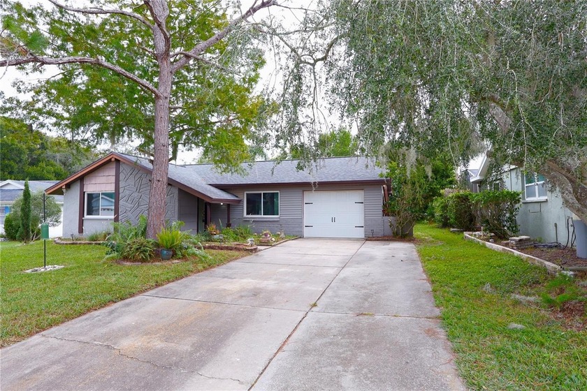 Welcome to 8804 Lincolnshire Dr, located in the heart of Beacon - Beach Home for sale in Hudson, Florida on Beachhouse.com