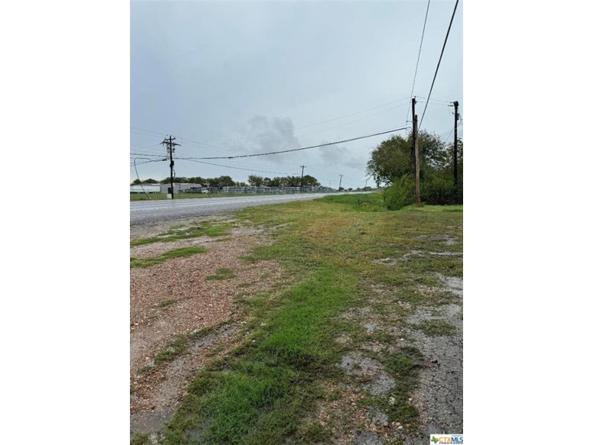 2 bedroom, 1 bath farmhouse on an acre of land, fronting on Hwy - Beach Home for sale in Port Lavaca, Texas on Beachhouse.com