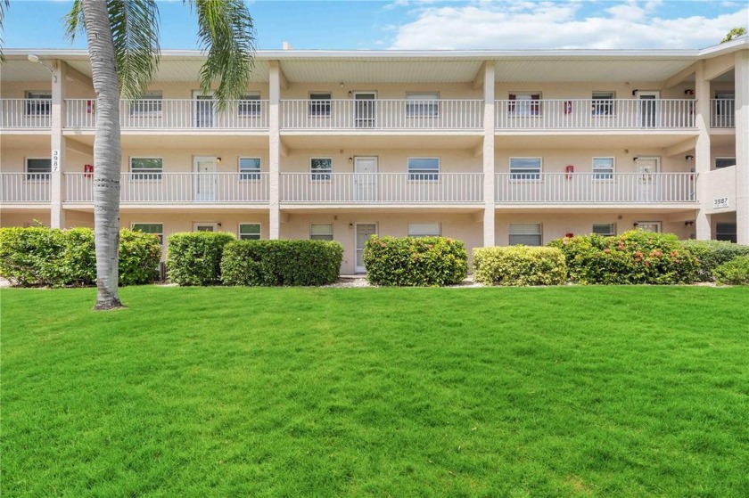 Discover this meticulously renovated 2 bedroom, 2 bath condo in - Beach Condo for sale in Sarasota, Florida on Beachhouse.com