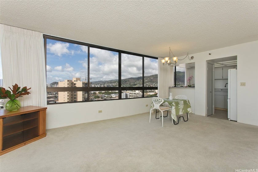 Discover comfort, convenience, privacy, & views-all in one - Beach Condo for sale in Honolulu, Hawaii on Beachhouse.com