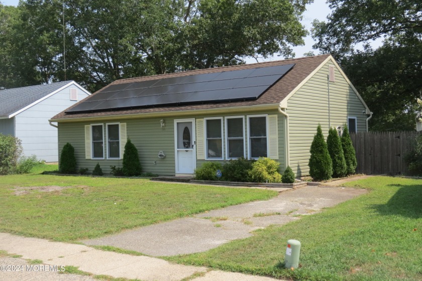 Looking to downsize or for your very first home?  Look no - Beach Home for sale in Barnegat, New Jersey on Beachhouse.com