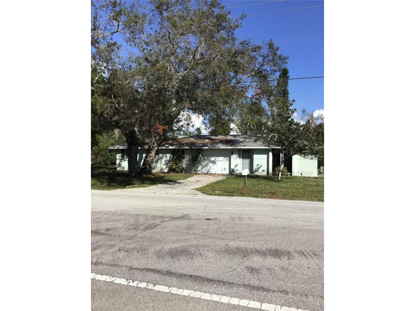 Calling all investors to this fabulous location minutes to Casey - Beach Home for sale in Nokomis, Florida on Beachhouse.com