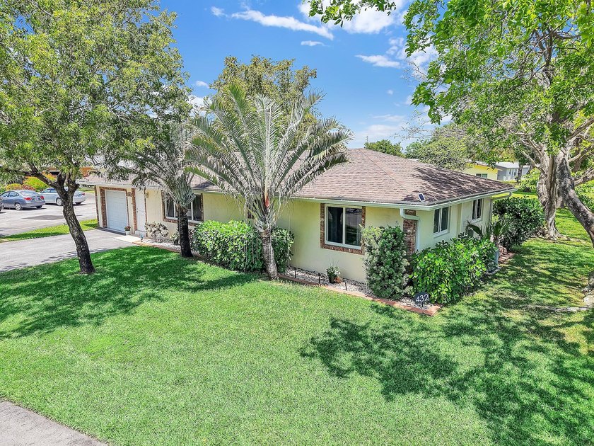 WELCOME TO THIS STUNNING, RENOVATED 2-BEDROOM, 2-BATH AND A - Beach Home for sale in Deerfield Beach, Florida on Beachhouse.com