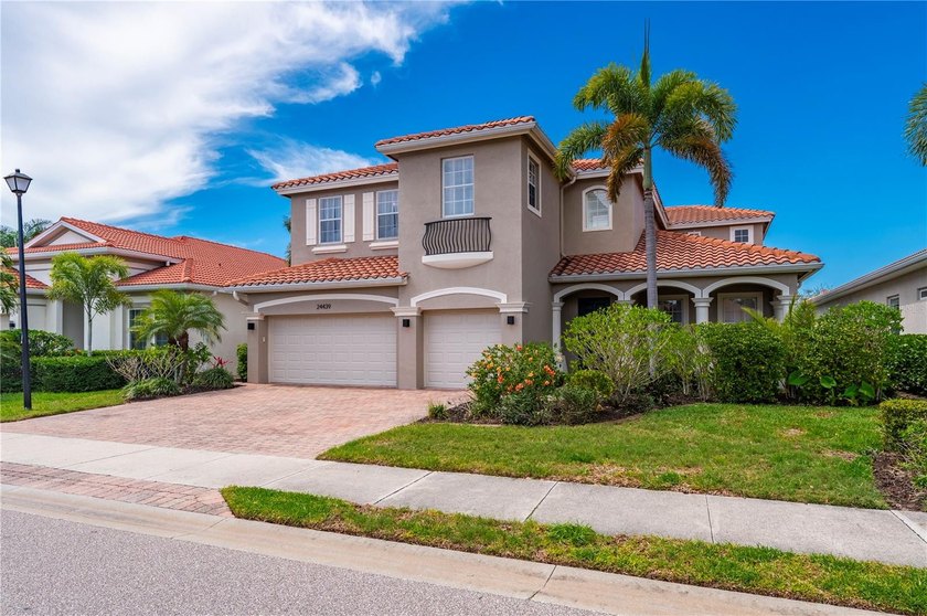 There's a certain ease to life in this 5 bedroom, 4.5 bath home - Beach Home for sale in Punta Gorda, Florida on Beachhouse.com