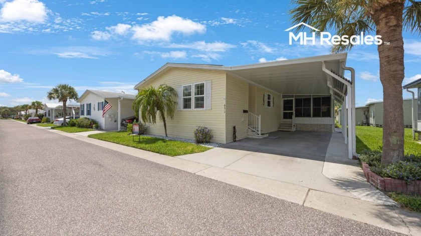 CLICK THE VIRTUAL TOUR LINK FOR A VIDEO WALK THROUGH - COME AND - Beach Home for sale in Largo, Florida on Beachhouse.com