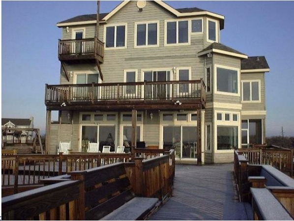 Frank s 3 Story Beauty, Oceanfront Private Home, 5 br - Beach Vacation Rentals in North Topsail Beach, North Carolina on Beachhouse.com