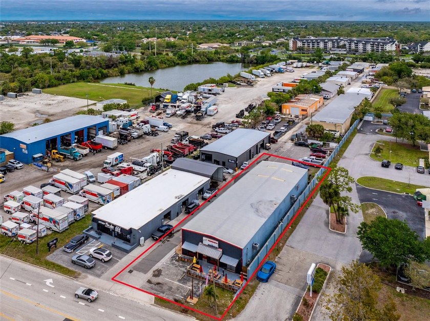 Three units with high visibility in Charlotte Harbor close to - Beach Commercial for sale in Port Charlotte, Florida on Beachhouse.com