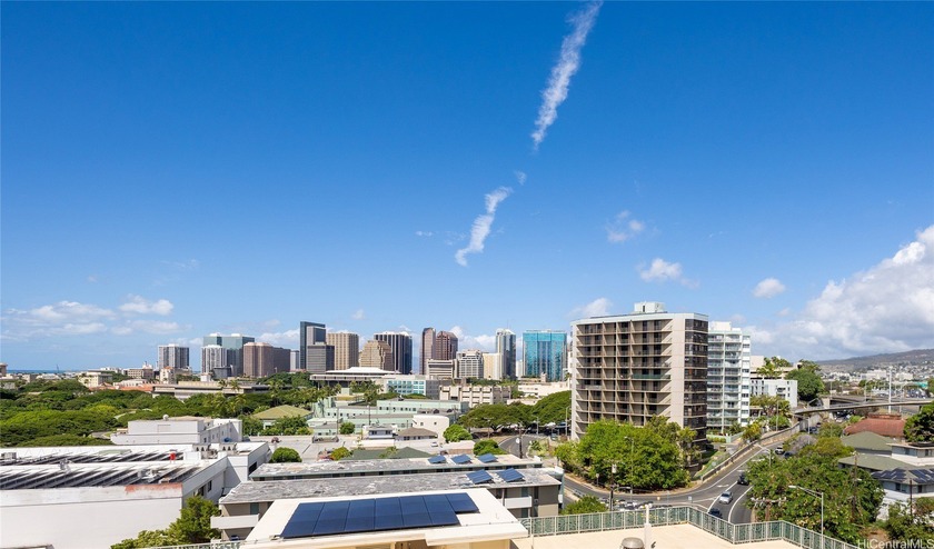 MOTIVATED SELLER! NEW REDUCED PRICE! Enjoy the comfort and - Beach Condo for sale in Honolulu, Hawaii on Beachhouse.com