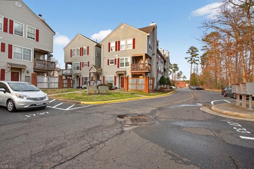 Welcome to 12735 Daybreak Circle! Carefree living here in this - Beach Condo for sale in Newport News, Virginia on Beachhouse.com