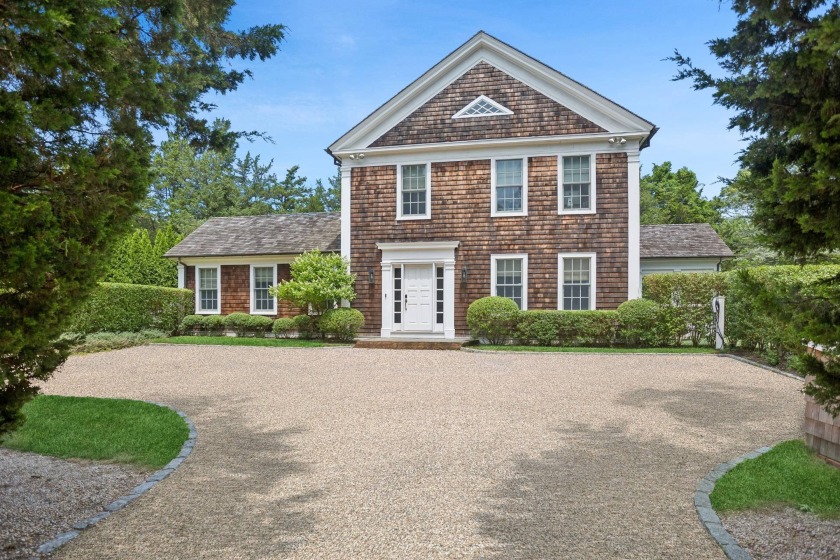 Less than one mile from Barnes Landing bay beach, Louse Point - Beach Home for sale in East Hampton, New York on Beachhouse.com