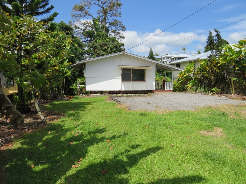 This charming Hilo residence stands proudly in the heart of town - Beach Home for sale in Hilo, Hawaii on Beachhouse.com