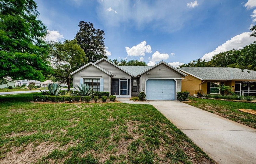 Welcome to carefree Florida living in this move-in ready - Beach Home for sale in New Port Richey, Florida on Beachhouse.com