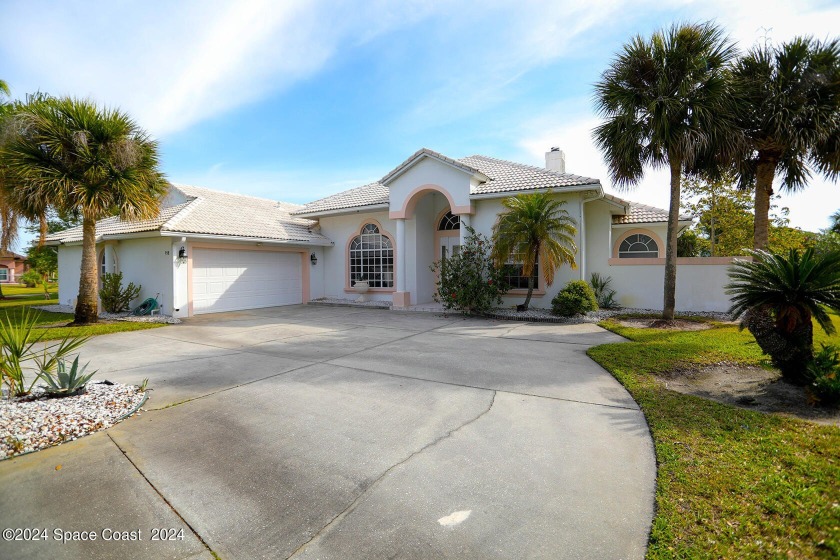 Welcome to your dream home! This stunning single-family home - Beach Home for sale in Rockledge, Florida on Beachhouse.com