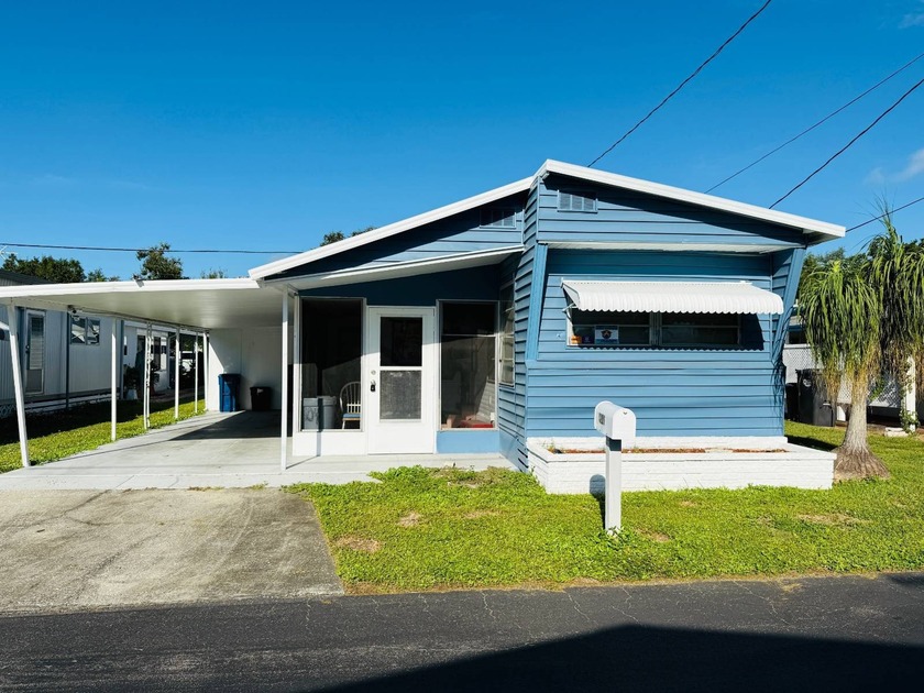 Charming fully furnished 2BR/1BA home in Citrus Grove 55+ - Beach Home for sale in Bradenton, Florida on Beachhouse.com