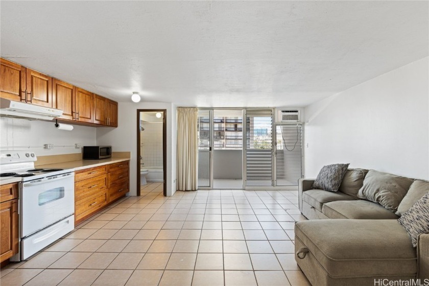 Come see this Fee Simple studio with 1 assigned parking under - Beach Condo for sale in Honolulu, Hawaii on Beachhouse.com