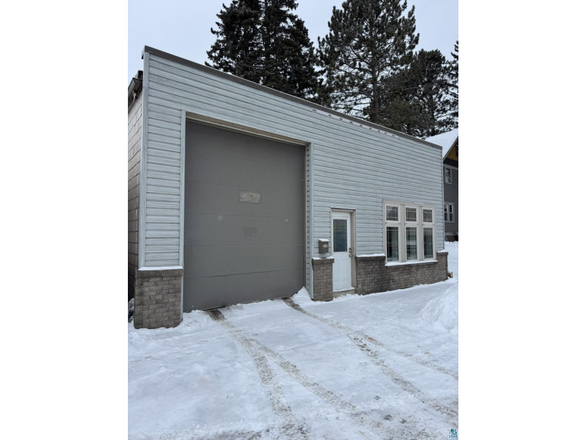 Great opportunity to own your own little commercial space - Beach Commercial for sale in Two Harbors, Minnesota on Beachhouse.com