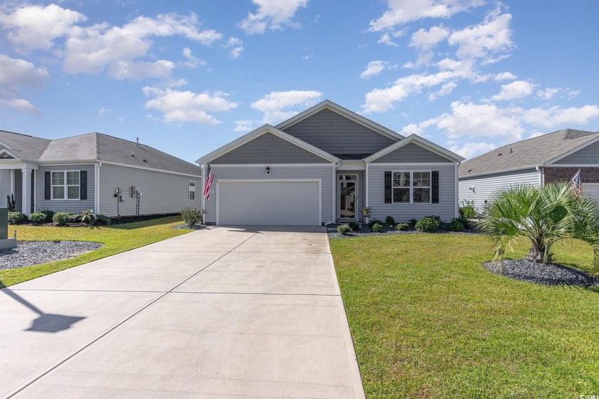 This is a pristine, sun-filled 4-bedroom/2-bathroom home in the - Beach Home for sale in Longs, South Carolina on Beachhouse.com