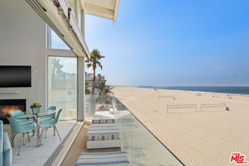 Welcome to this stunning oceanfront contemporary top-floor condo - Beach Condo for sale in Marina Del Rey, California on Beachhouse.com