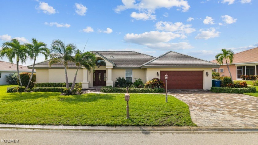 Meticulously Maintained, Fully Renovated Ranch-Style Heated Pool - Beach Home for sale in Fort Myers, Florida on Beachhouse.com