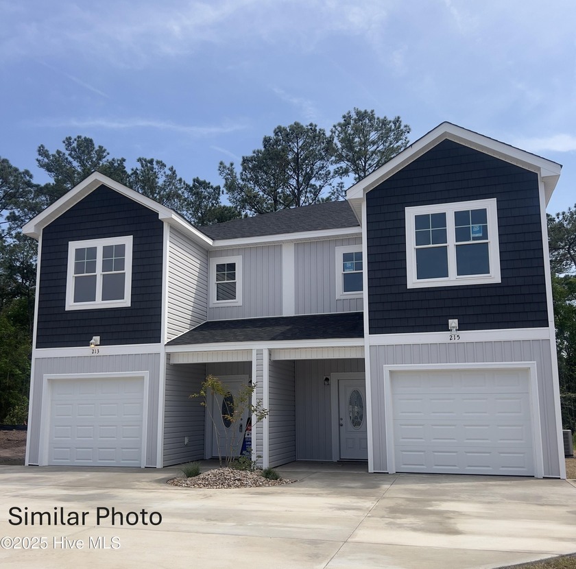 Welcome to this beautiful new townhome in SNEADS FERRY - Beach Townhome/Townhouse for sale in Holly Ridge, North Carolina on Beachhouse.com