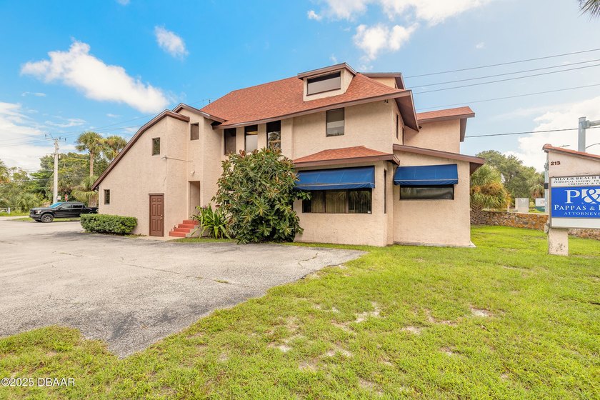 Prime professional office building in highly desirable location - Beach Commercial for sale in Daytona Beach, Florida on Beachhouse.com