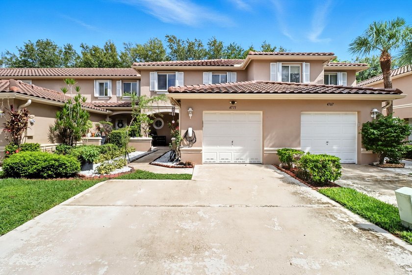 Public Opinion Pricing starting at $385,000. Updated 3-bed, 2 - Beach Townhome/Townhouse for sale in Lake Worth, Florida on Beachhouse.com