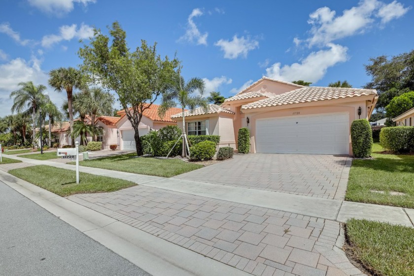 COMPLETELY EXPANDED & REDONE OPEN CONCEPT FAIRFIELD MODEL. THIS - Beach Home for sale in Boynton Beach, Florida on Beachhouse.com