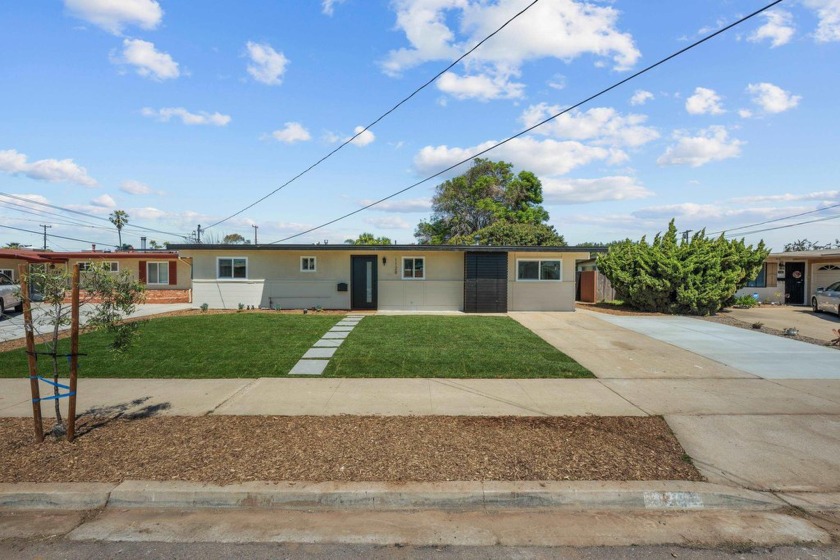 Huge investment opportunity in Imperial Beach with TWO homes on - Beach Home for sale in Imperial Beach, California on Beachhouse.com