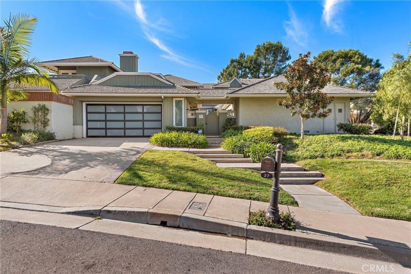 This newly remodeled property is a stunning example of clean - Beach Townhome/Townhouse for sale in Newport Beach, California on Beachhouse.com