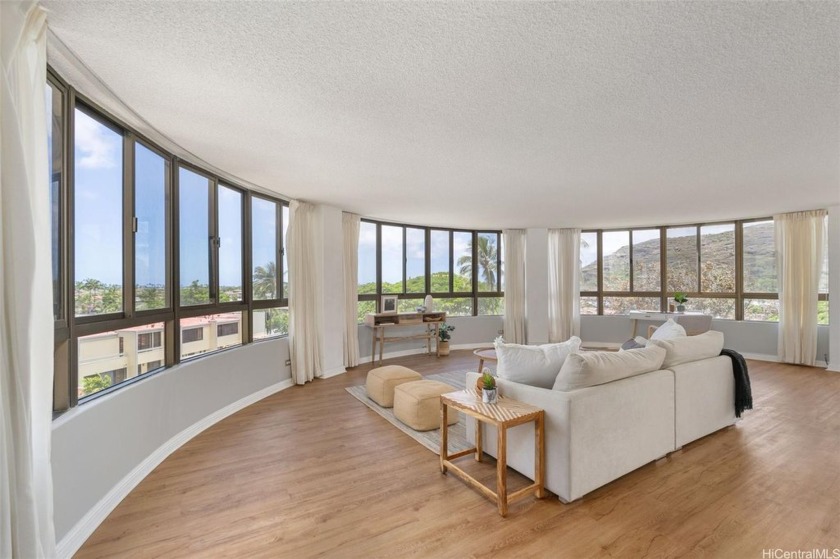 Welcome to the Plaza Hawaii Kai! Discover this stunning 2 - Beach Condo for sale in Honolulu, Hawaii on Beachhouse.com