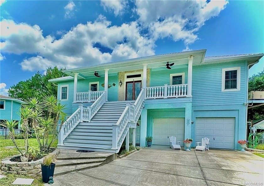 If you're Looking for a Magnificent Coastal Home with Impeccable - Beach Home for sale in Yankeetown, Florida on Beachhouse.com
