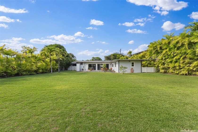 Experience the best of both worlds with this exceptional - Beach Home for sale in Kailua, Hawaii on Beachhouse.com