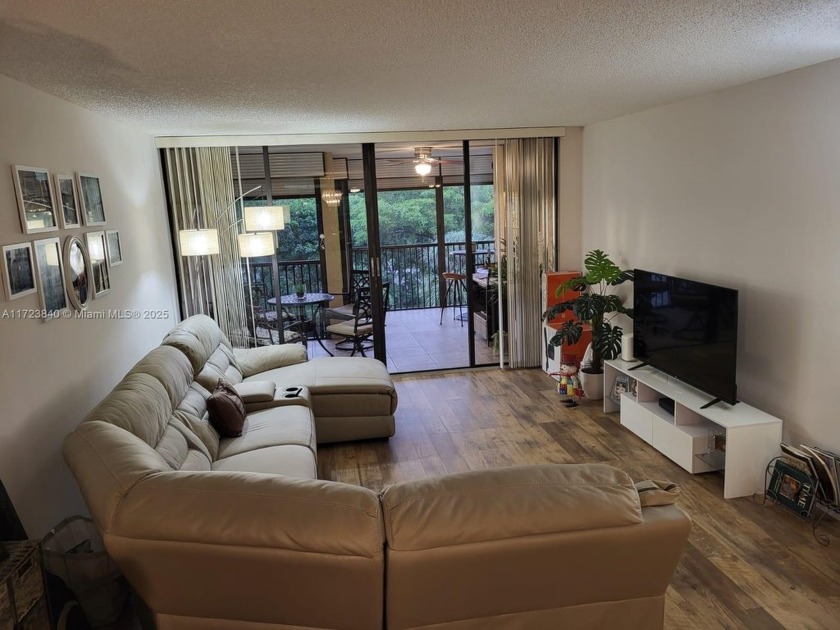 Elegant condo with  2 bedroom 2.5 bath in exclusive golf - Beach Home for sale in Hollywood, Florida on Beachhouse.com