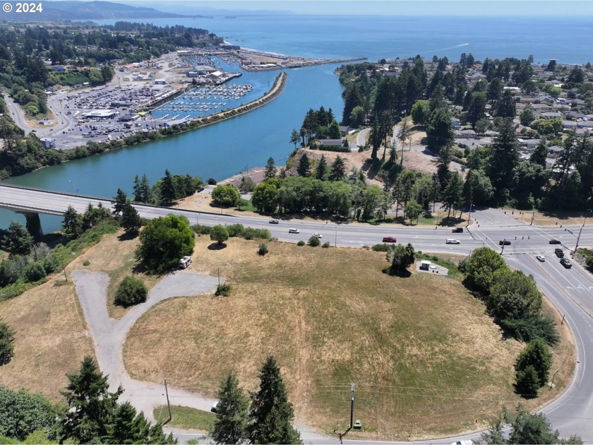 This property offers a rare opportunity with its exceptional Hwy - Beach Commercial for sale in Brookings, Oregon on Beachhouse.com