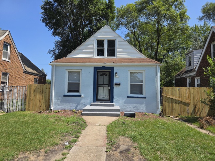 Discover this charming 5-bedroom, 2-bathroom home, complete with - Beach Home for sale in Gary, Indiana on Beachhouse.com