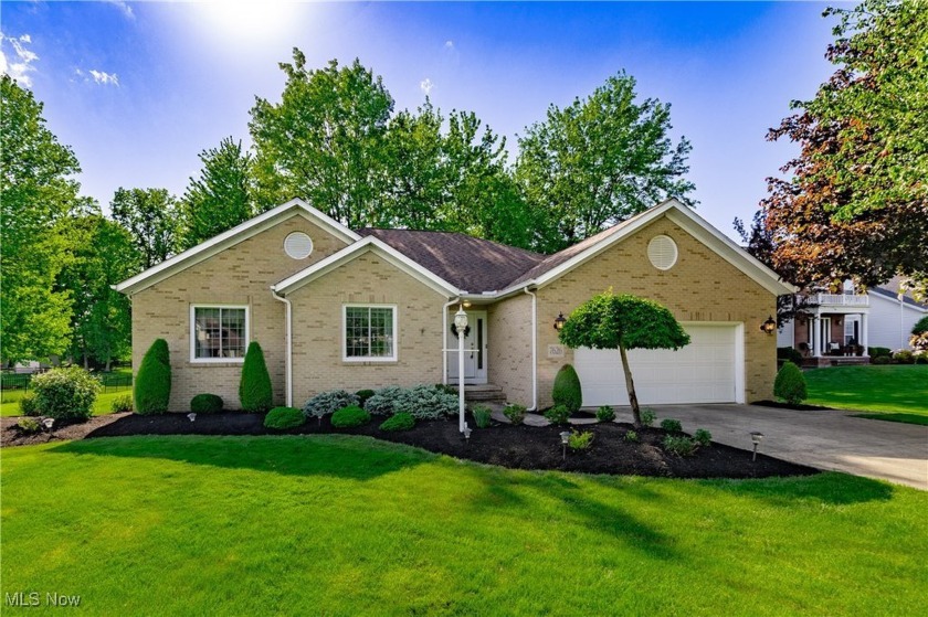 Welcome to 7626 Ellington Place - a beautifully maintained - Beach Home for sale in Mentor, Ohio on Beachhouse.com